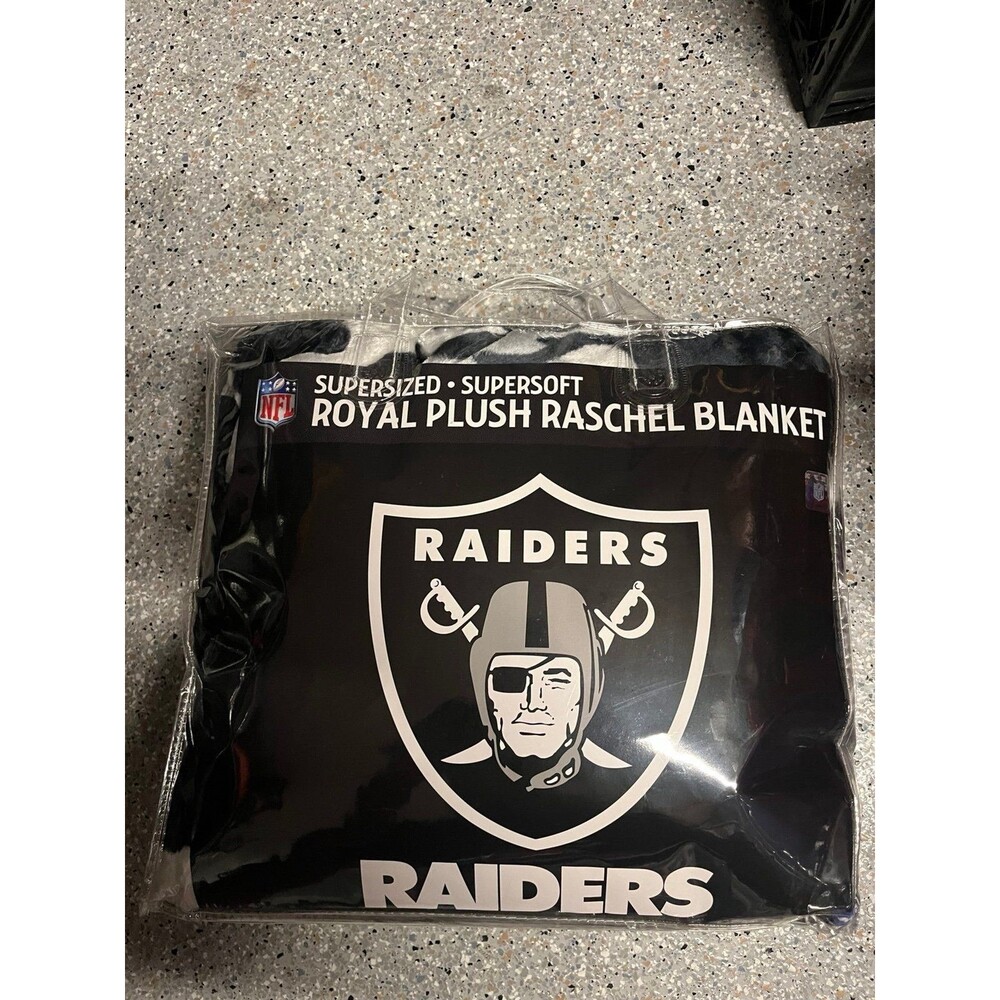 Raiders - Picture 5 of 6
